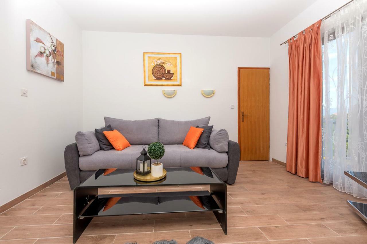 Apartmani Zara & Maris Gradac  Exteriér fotografie